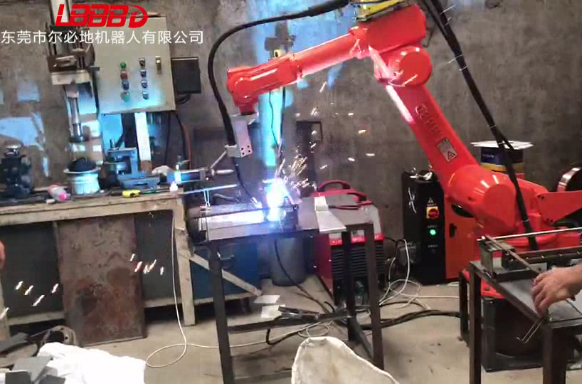 爾必地焊接機器人在市場需求熱度不減