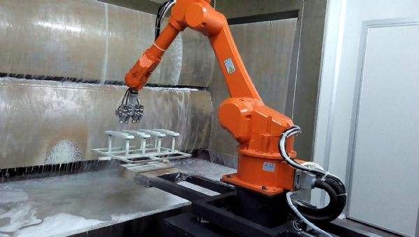 噴涂機器人生產廠家分享噴涂機器人的優點